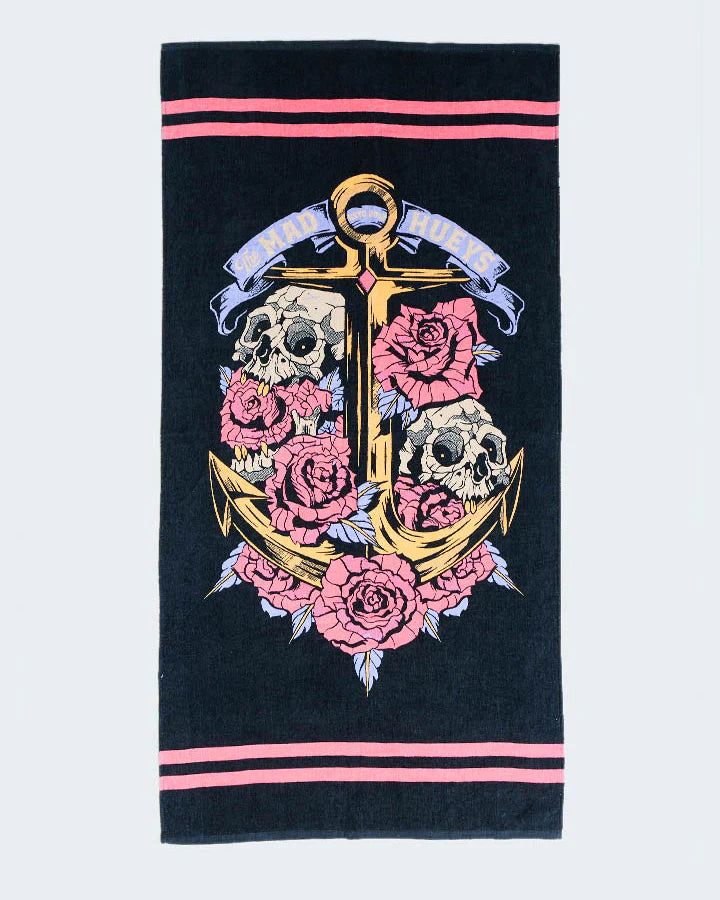 Mad Hueys Skulls And Roses Womens Beach Towel