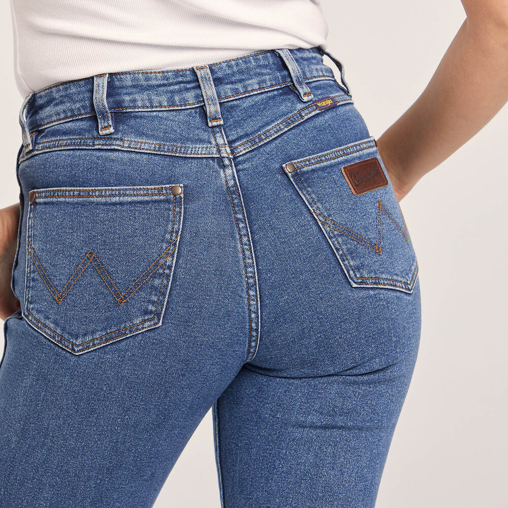 Wrangler Womens Mid Waist Straight Jean