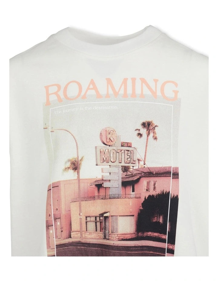 Eve Girl Roaming Boyfriend Tee