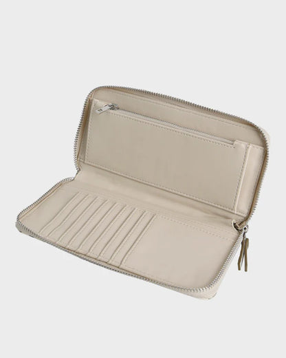 Billabong Womens Zip Around Bi-Fold Wallet