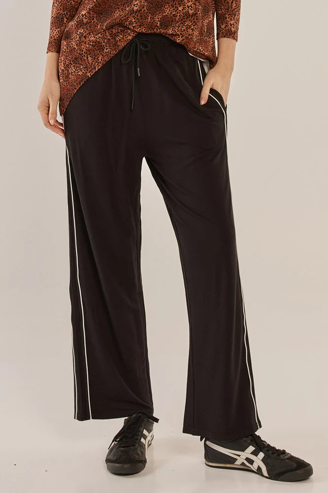 Betty Basics Evelyn Wide Leg Jogger