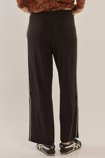 Betty Basics Evelyn Wide Leg Jogger