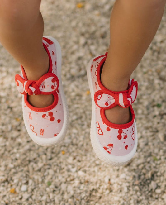 Walnut Millie Canvas- Summer Cherries